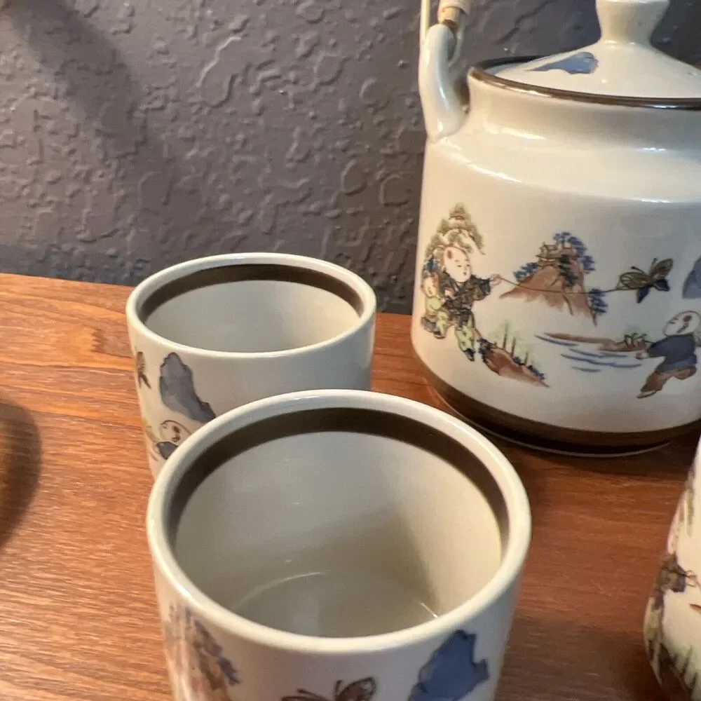 Teapot japanese  with bamboo Handle and 4 cups Vintage